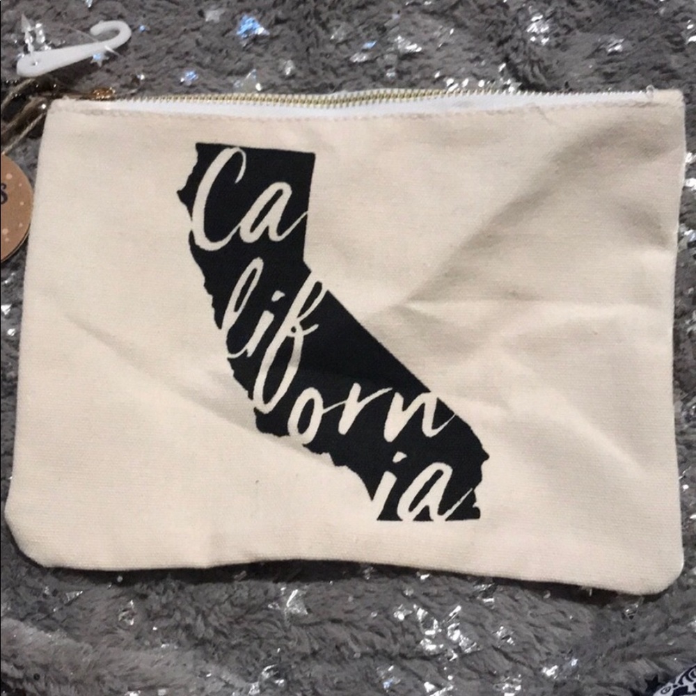 🆕CALI California Canvas Toiletry Pouch + Keychain